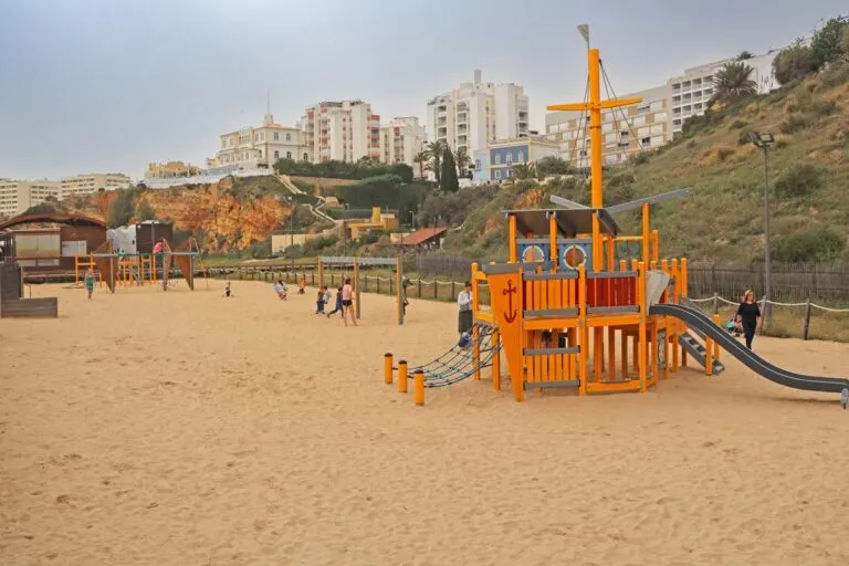 Praia-da-Rocha-playground-768×512.jpg